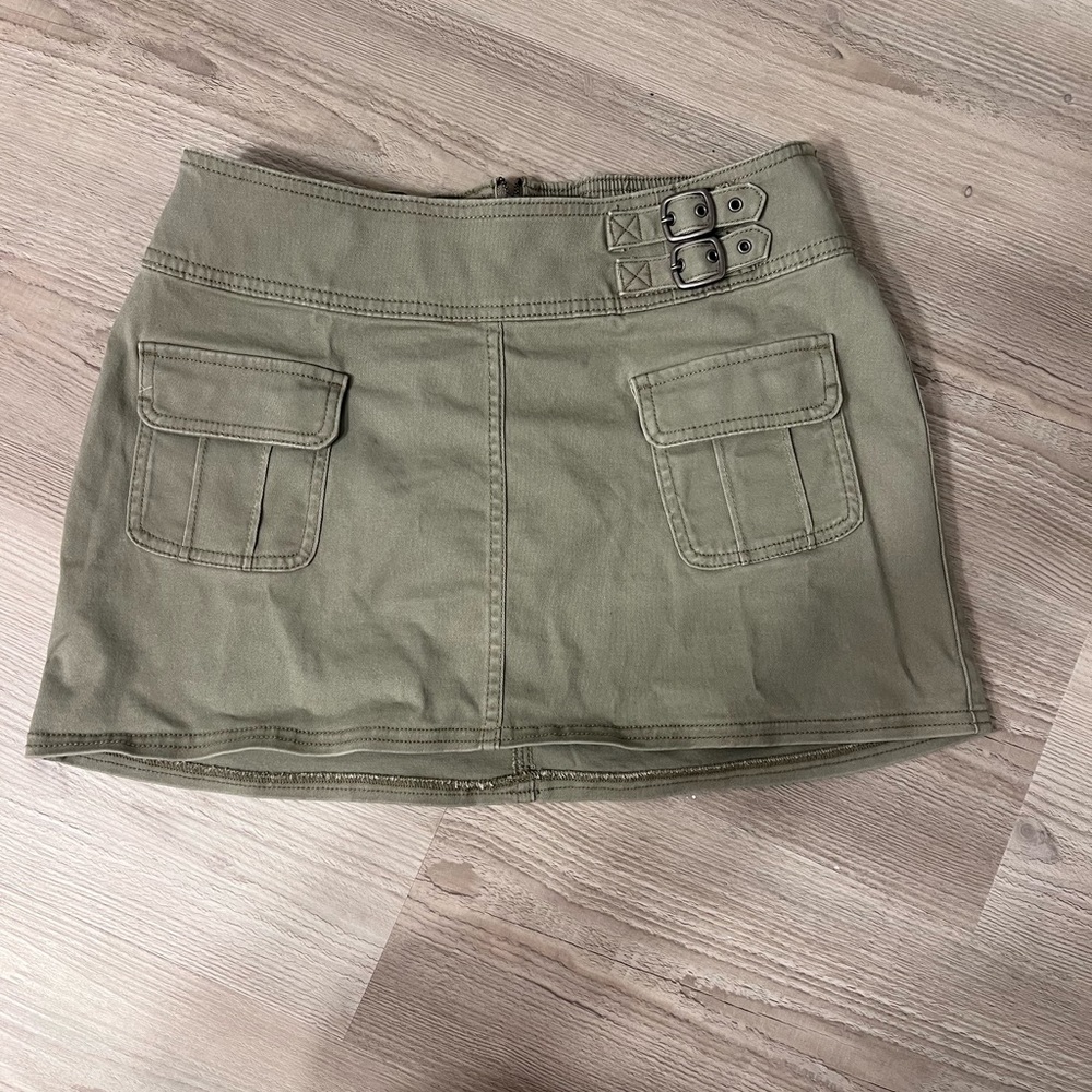 green hollister skirt size small